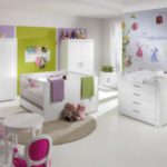 Стильная мебель белого цвета для детской комнаты